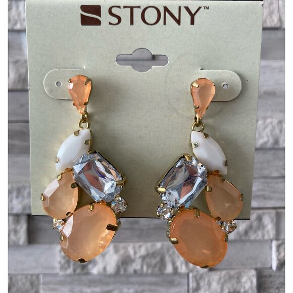 2/$24! Earrings Peach and White - Picture 1 of 6